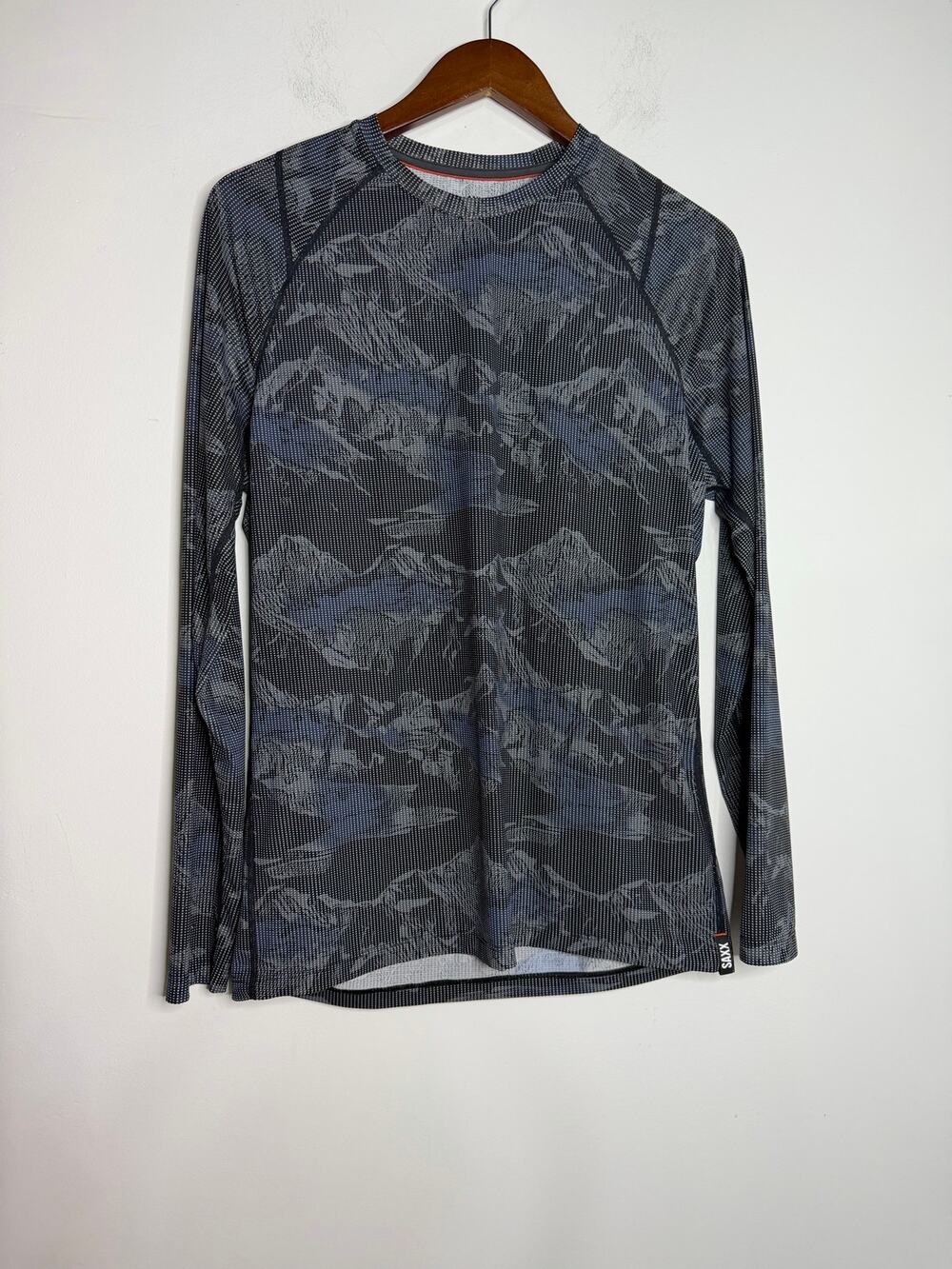 SAXX Men's Quest Quick Dry  Long Sleeve Baselayer in Navy Mountainscape  Size S